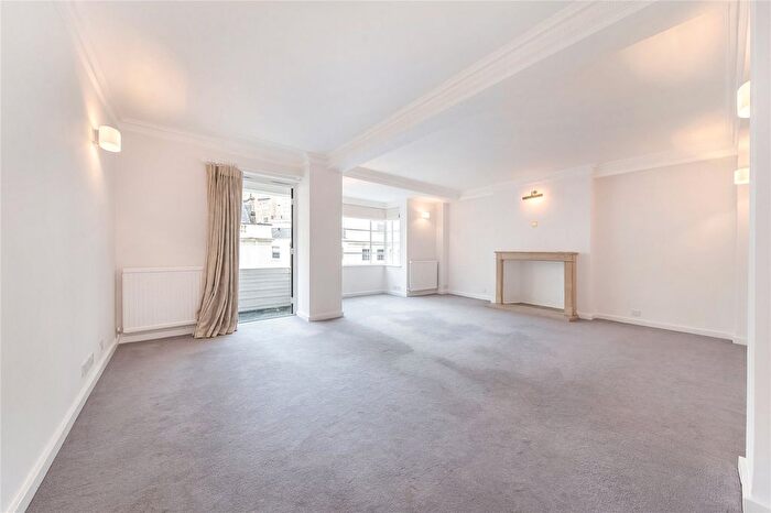 2 Bedroom Flat To Rent In Chalfont House, - Chesham Street, Belgravia, London, SW1X