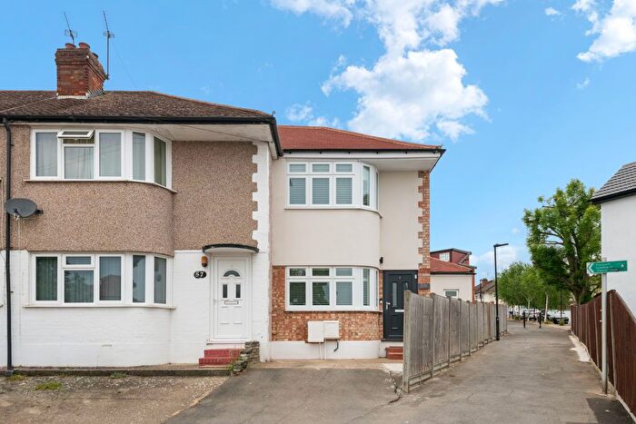 2 Bedroom End Of Terrace House For Sale In Gonville Crescent, Northolt, UB5