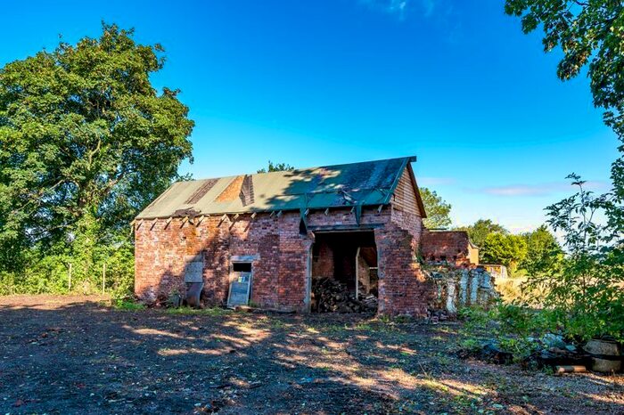 4 Bedroom Barn Conversion For Sale In Barn For Conversion, Hollowford Lane, Lathom, L40