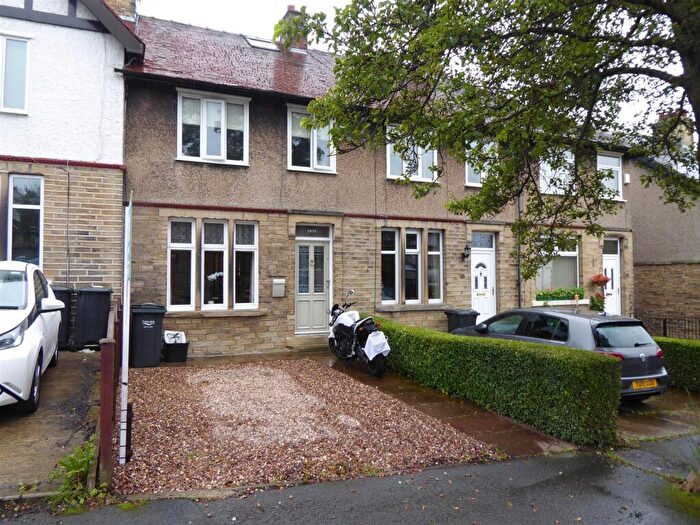 3 Bedroom Town House To Rent In Highfield Avenue, Bailiff Bridge, HD6