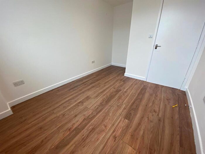 1 Bedroom Maisonette To Rent In Whalebone Lane South, Dagenham, RM8