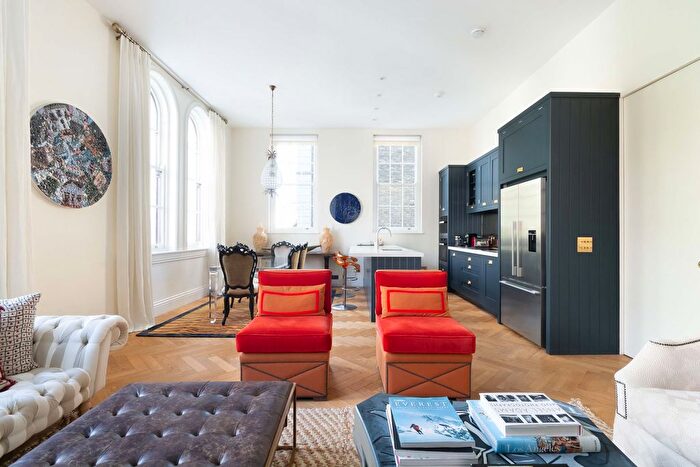 2 Bedroom Flat To Rent In Westbourne Grove Mews, Notting Hill, Kensington Amp; Chelsea, W11