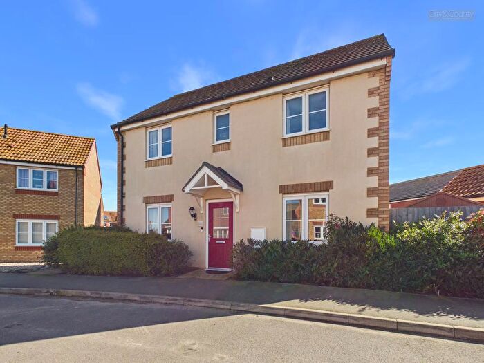 3 Bedroom Semi Detached House For Sale In Dandelion Drive, Whittlesey, Peterborough, PE7