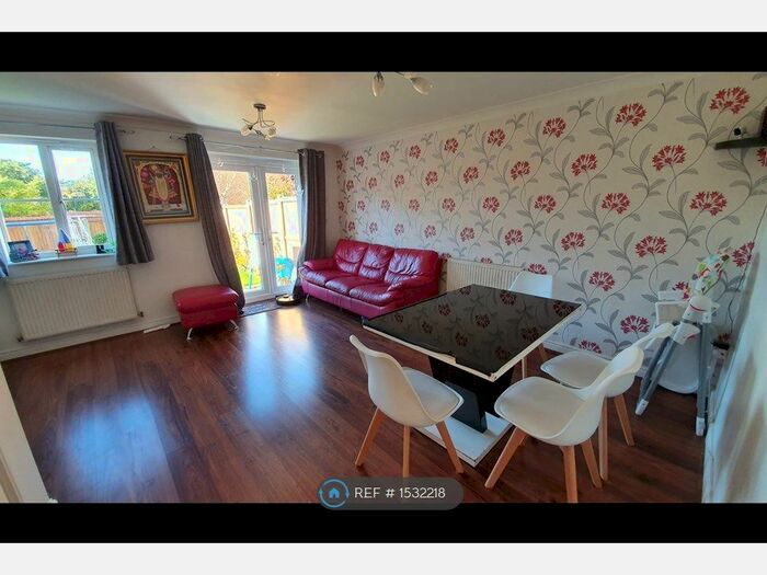 3 Bedroom Terraced House To Rent In Draper Way, Norwich, NR5