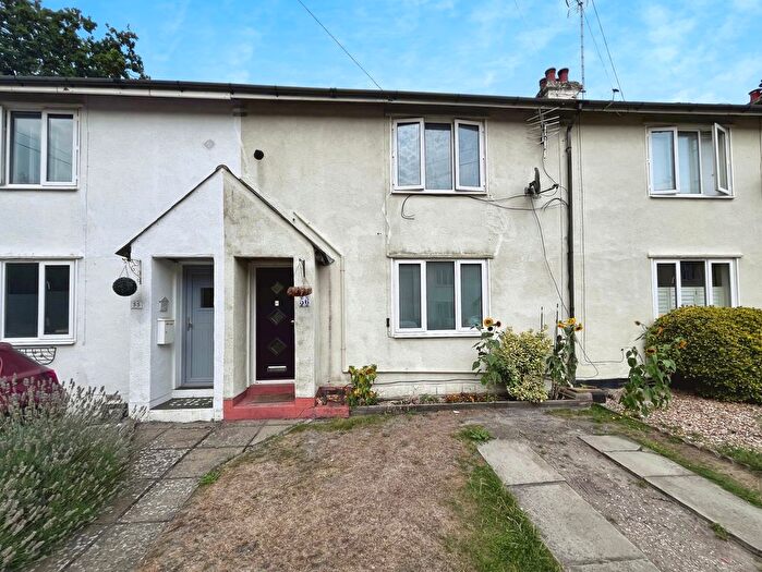 2 Bedroom Terraced House For Sale In Pinehurst Avenue, Farnborough, Hampshire, GU14