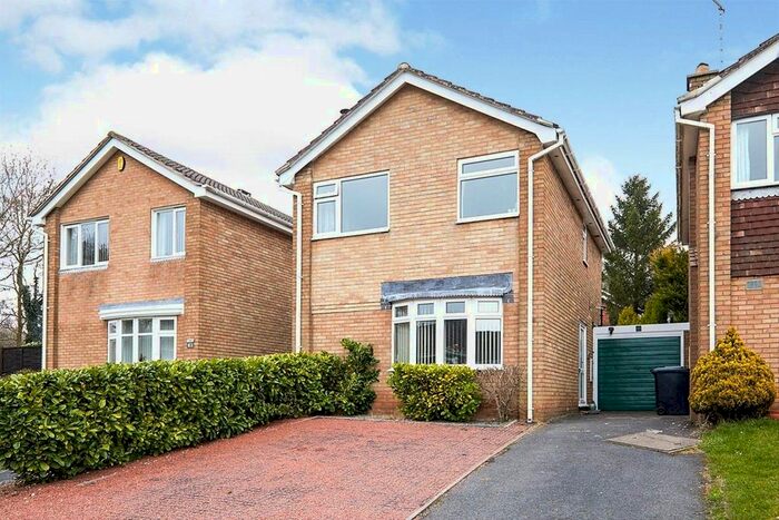 3 Bedroom Detached House To Rent In Masefield Avenue, Midway, Swadlincote, Derbyshire, DE11