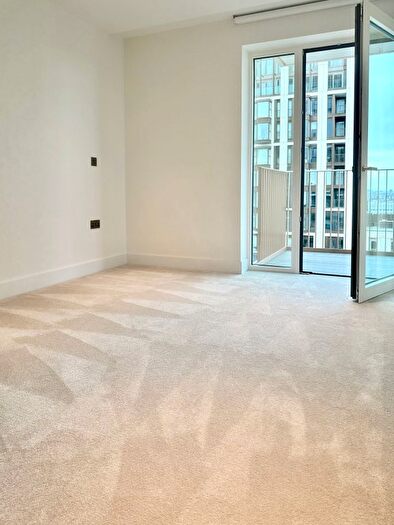 2 Bedroom Flat To Rent In Cascade Way, London, W12