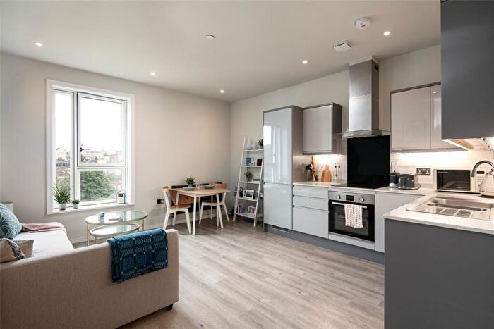 1 Bedroom Apartment For Sale In Dalby Avenue, Bristol, Somerset, BS3