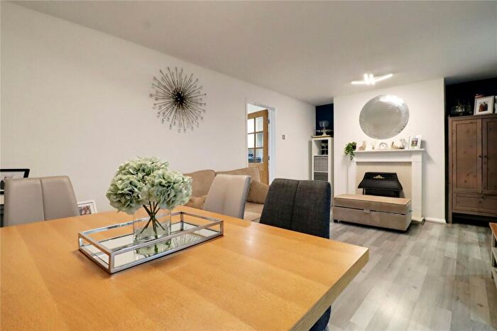 2 Bedroom Semi-Detached House For Sale In Upperthorpe Hill, Westwoodside, Doncaster, Lincolnshire, DN9