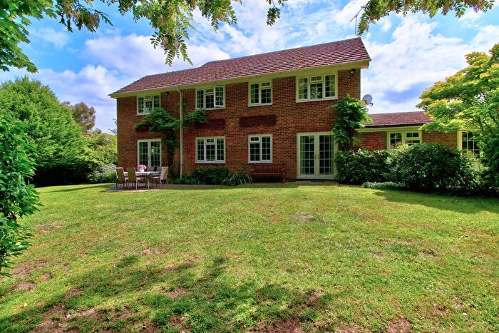 5 Bedroom Detached House For Sale In Corfield Close, Finchampstead Village, RG40