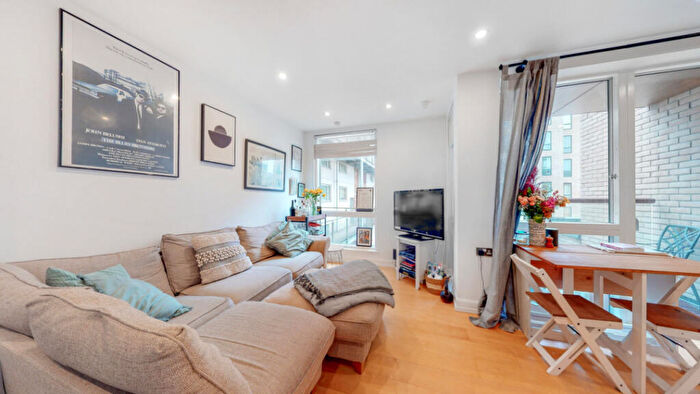 1 Bedroom Flat For Sale In Commercial Wharf, Kingsland Road, London, E8