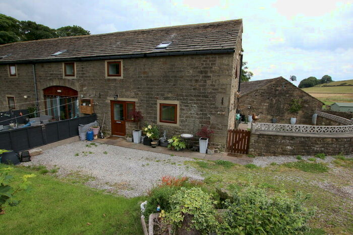 2 Bedroom End Of Terrace House To Rent In Newhouse Farm, Birdsedge, HD8