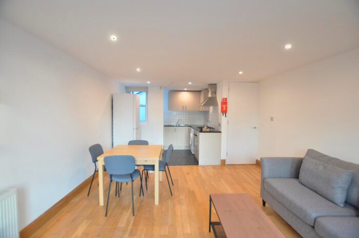 2 Bedroom Flat To Rent In Flat, Danbury House, Sunningfields Road, London, NW4