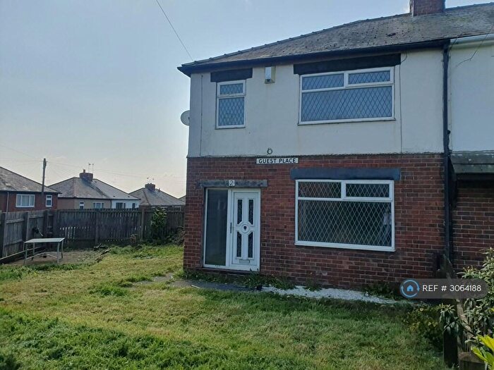 3 Bedroom Semi-Detached House To Rent In Guest Place, Hoyland, Barnsley, S74
