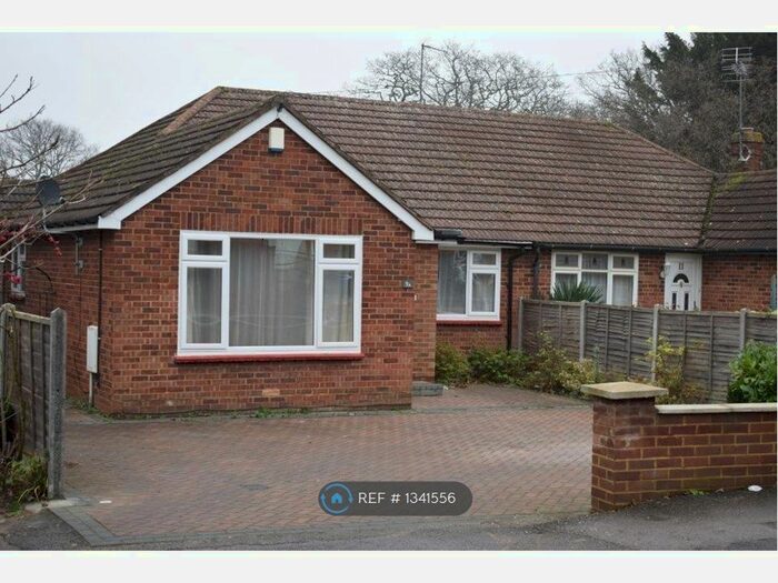 3 Bedroom Semi-Detached House To Rent In College Road, Woking, GU22