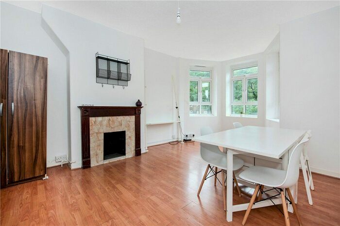 3 Bedroom Flat To Rent In Malmsmead House, Homerton Road, London, E9