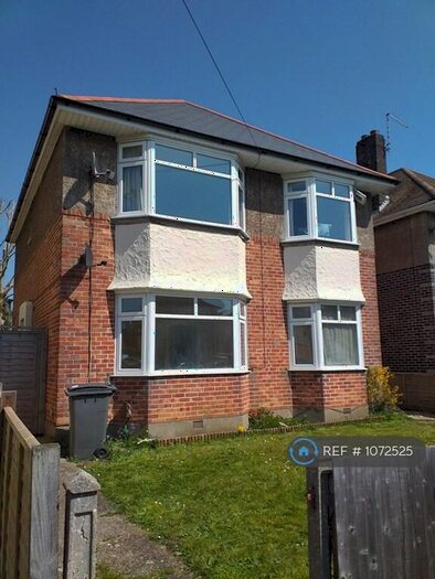 2 Bedroom Flat To Rent In Boscombe East, Bournemouth, BH6