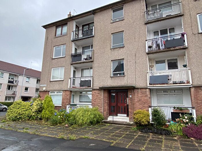 2 Bedroom Flat To Rent In Hillington Quadrant, Glasgow, G52