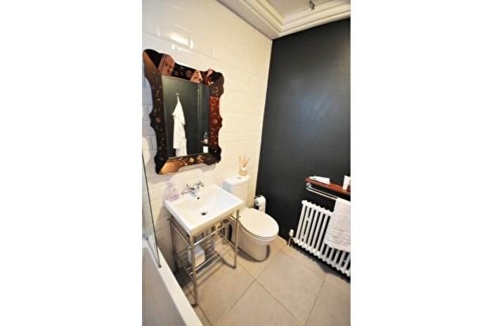 1 Bedroom Flat To Rent In Telford Avenue, London, SW2