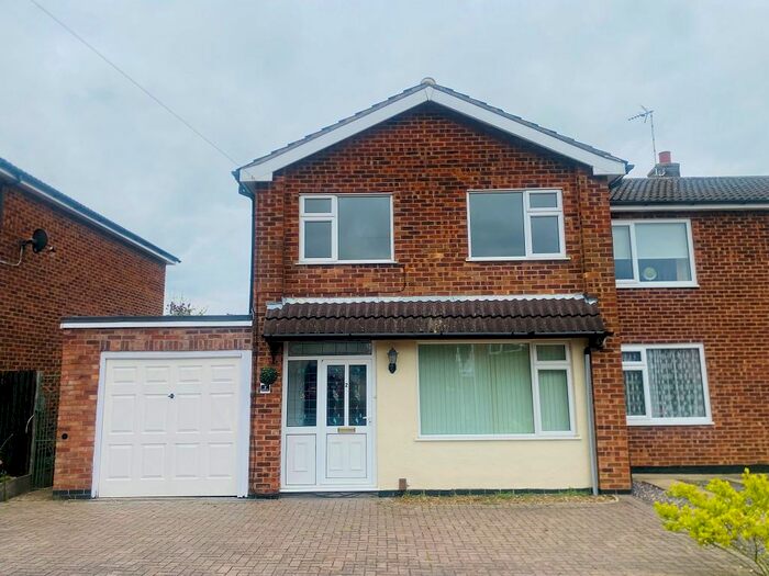 3 Bedroom Semi-Detached House To Rent In Welland Rise, Melton Mowbray, Leicestershire, LE13