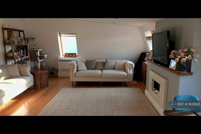 2 Bedroom Flat To Rent In Hazeltree Lodge, London, N13
