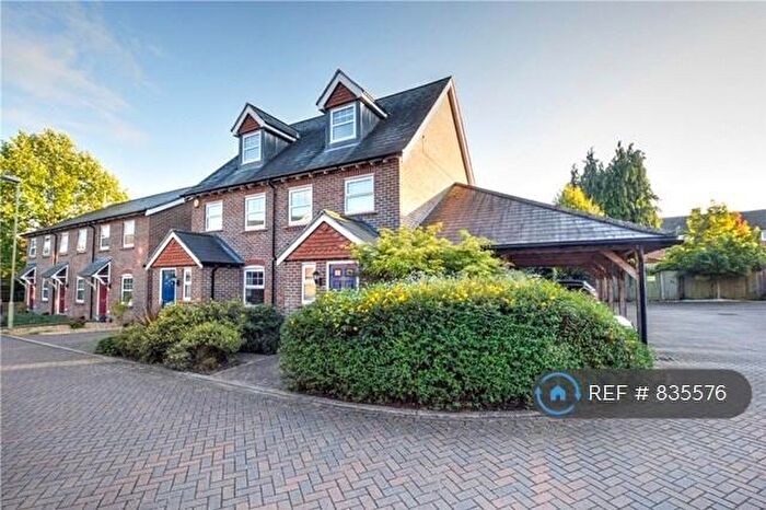 3 Bedroom Semi-Detached House To Rent In Helens Close, Alton, GU34