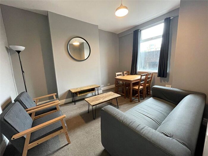 3 Bedroom Terraced House To Rent In West Grove, Manchester, Greater Manchester, M13