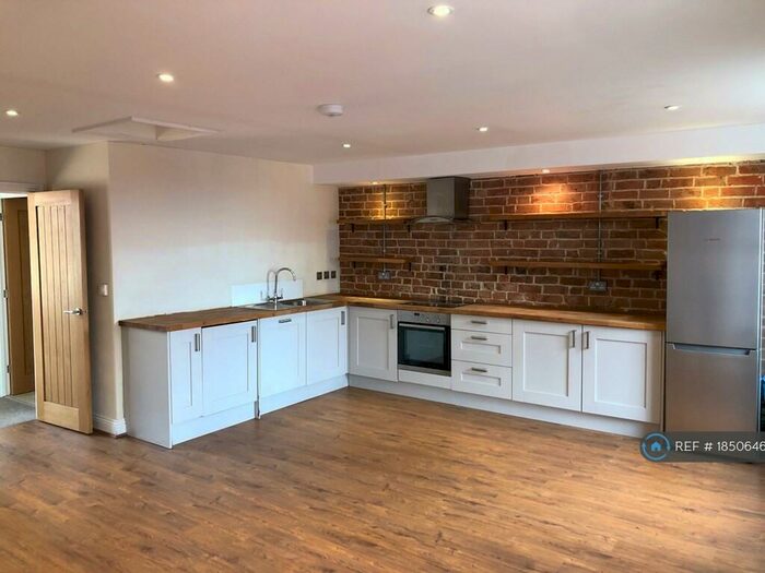 2 Bedroom Flat To Rent In St Luke's House Gloucester Quays, Gloucester, GL2