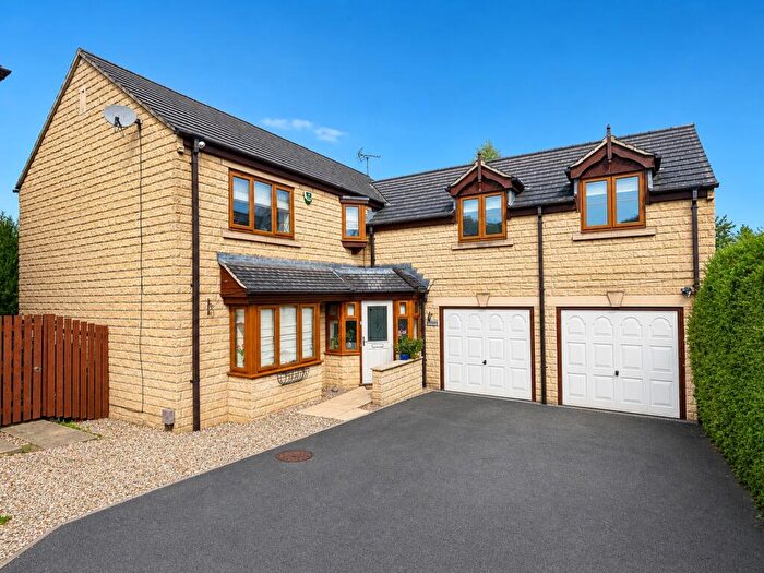6 Bedroom Detached House For Sale In Popeley Rise, Cleckheaton, West Yorkshire, BD19