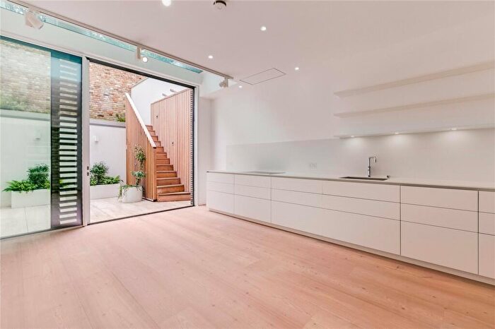 3 Bedroom Semi-Detached House To Rent In Corsica Street, Highbury Corner, N5