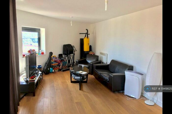 2 Bedroom Flat To Rent In Hallsville Road, London, E16