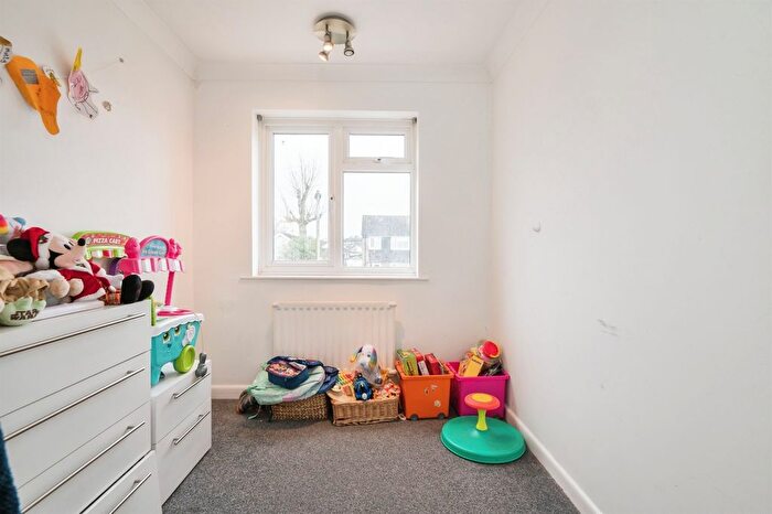 3 Bedroom Detached House For Sale In Mapleton Road, Hedge End, Southampton, SO30