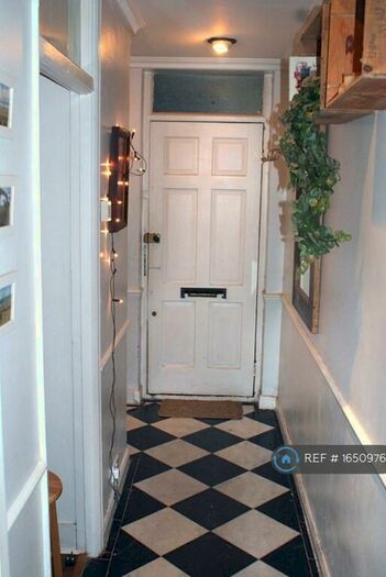 2 Bedroom Flat To Rent In Tudor House, London, E9