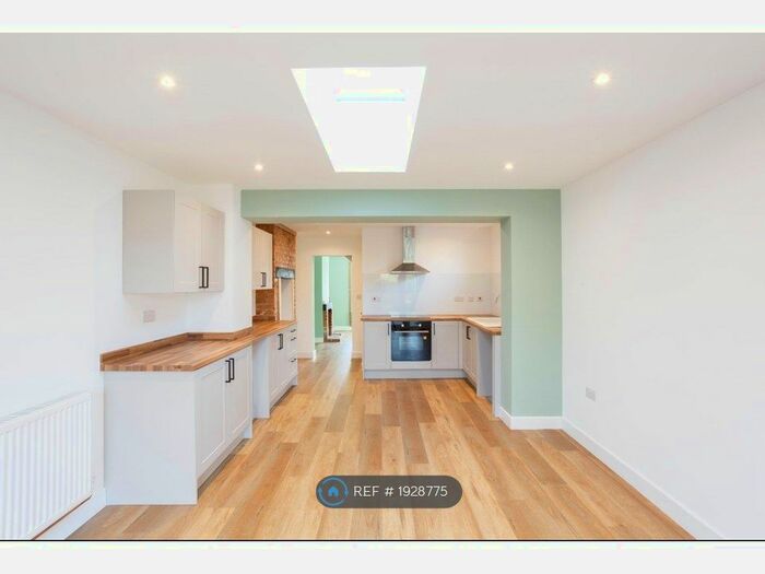 2 Bedroom Semi-Detached House To Rent In Hylands Cottage, Kent, TN26