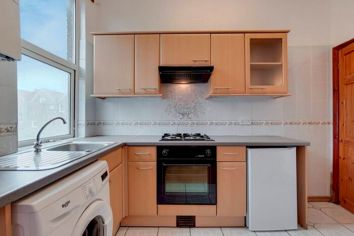 1 Bedroom Flat To Rent In Victoria Road, Finsbury Park, London, N4
