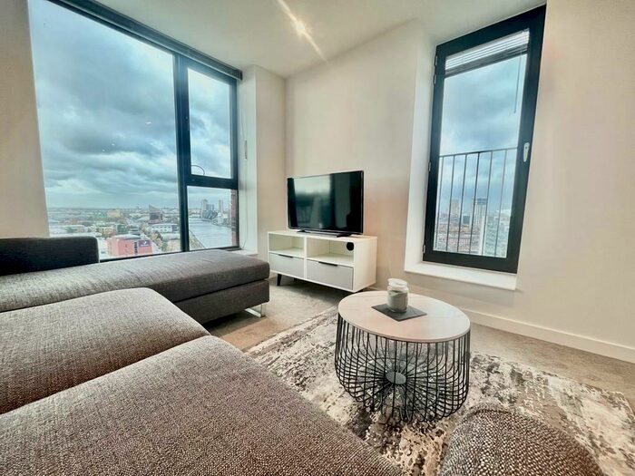 2 Bedroom Apartment To Rent In Number One Old Trafford, Wharf End, Trafford Park, M17