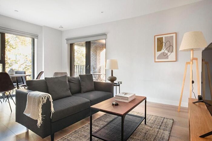 2 Bedroom Flat To Rent In Ufford Street, London, SE1