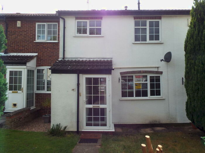 3 Bedroom Terraced House To Rent In Burton Close, Oadby, Leicester, LE2