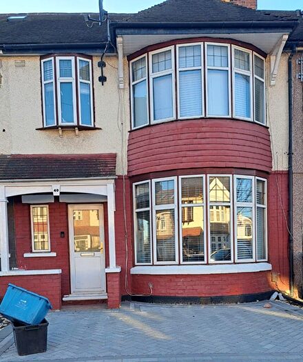 3 Bedroom Terraced House To Rent In Ilford, IG3