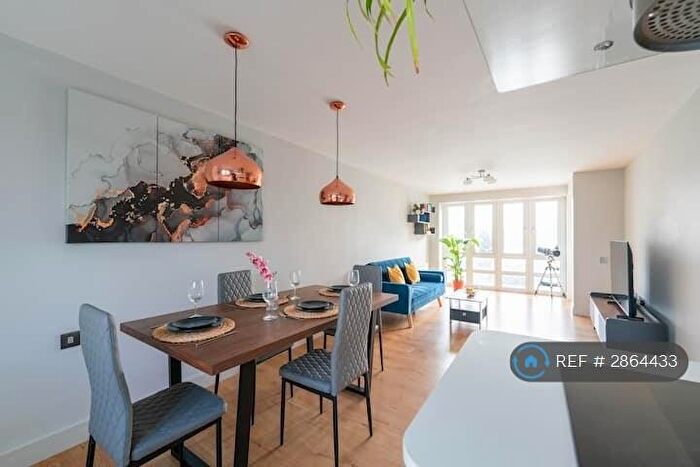 3 Bedroom Flat To Rent In Canary Wharf, London, E14