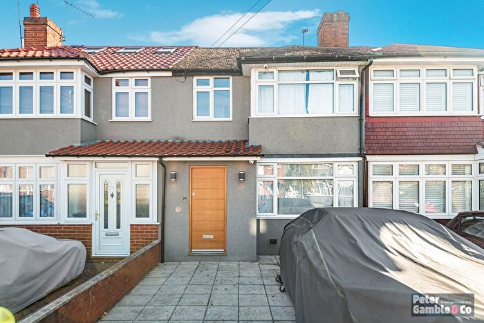 3 Bedroom Property For Sale In George V Way, Perivale, Greenford, UB6