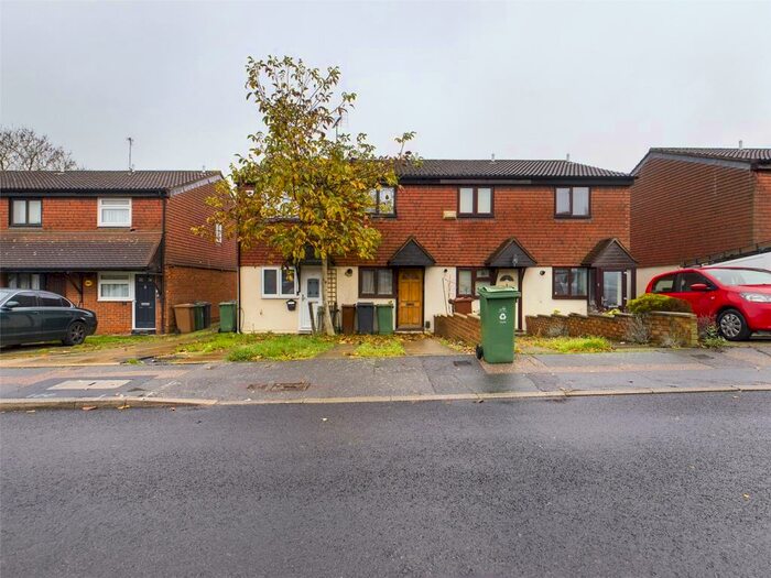 2 Bedroom House To Rent In Mapleton Road, London, E4