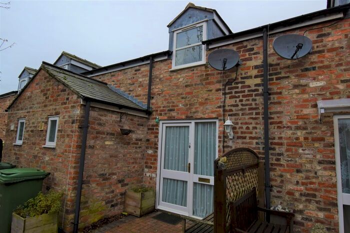 2 Bedroom Cottage To Rent In Ashville Street, Bridlington YO16