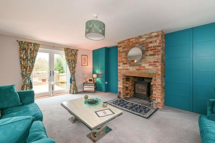 4 Bedroom Detached House For Sale In London Road, Hill Brow, Liss, Hampshire, GU33