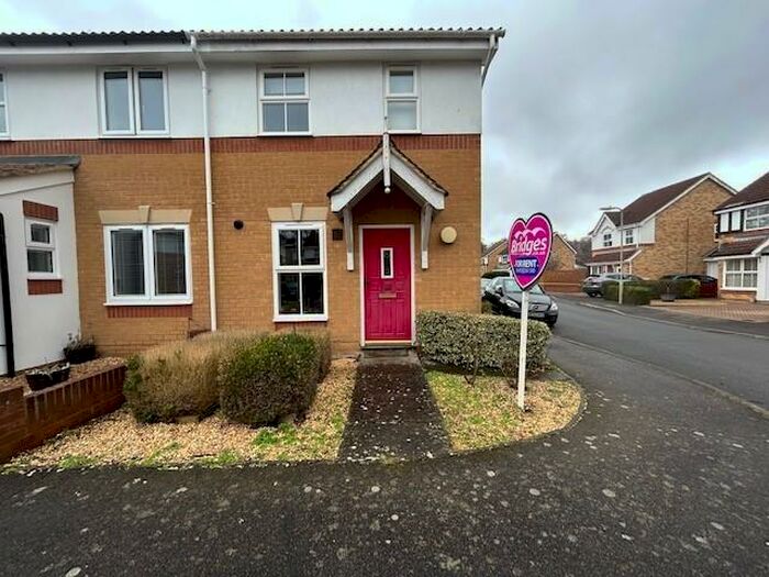 2 Bedroom House To Rent In Tarn Close, GU14