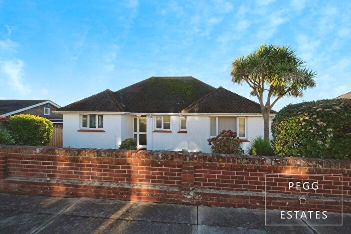 3 Bedroom Bungalow For Sale In Thorne Park Road, Torquay, TQ2