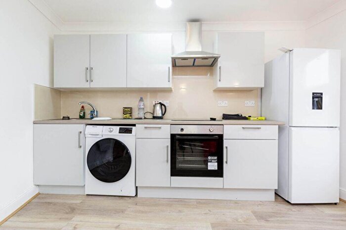 2 Bedroom Flat To Rent In High Road, Willesden Green, NW10