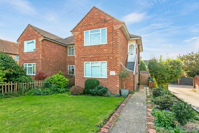 2 Bedroom Maisonette To Rent In Lock Road, Marlow, SL7