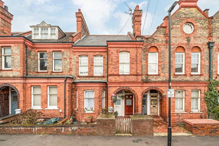 3 Bedroom Maisonette For Sale In Keymer Road, Streatham Hill, SW2