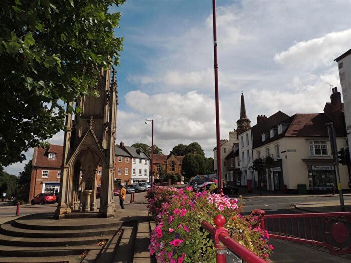 3 Bedroom Duplex To Rent In High Street, Town Centre, Daventry, NN11